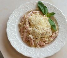 Паста карбонара с ветчиной из индейки