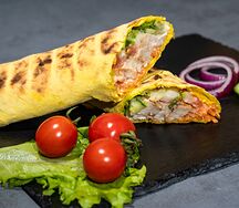 Шаурма на углях с индейкой и сыром