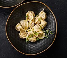 Пельмени с уткой и вялеными томатами 