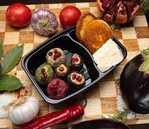 Мчади, сыр, рулетики из баклажана, пхали