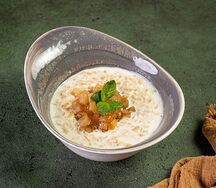 Каша овсяная с печеным яблоком и корицей