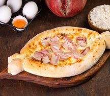 Аджарская с хрустящим бортом с беконом