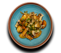 Картофель жаренный с грибами и луком