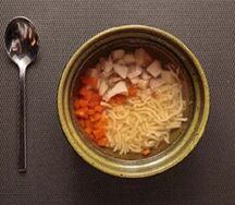 Куриный бульон с лапшой