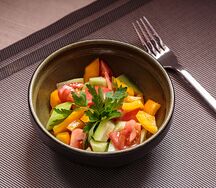 Овощной салат с оливковым маслом