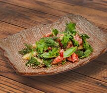 Грузинский с ореховой заправкой