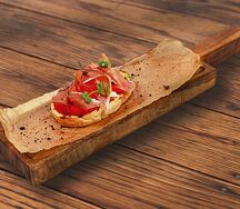 Брускетта с пармой