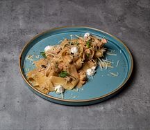 Паппарделле с угрем и креветками