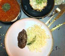 Борщ классический, оливье, котлета куриная и спагетти