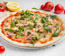 Пицца с лососем