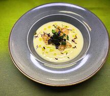 Крем-суп из пастернака с креветками