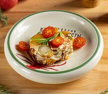 Теплый салат из мурманского лосося