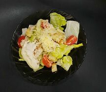 Салат Цезарь с курицей