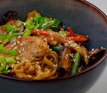 Лапша удон в соусе терияки с курицей