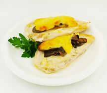 Куриное филе запечённое с грибами и сыром