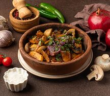 Картофель, жаренный с грибами
