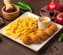 Сырные шарики с картофелем фри