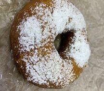 Пончик с сахарной пудрой