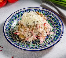 Салат с копченостями