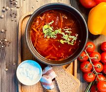 Борщ со сметаной и гренками