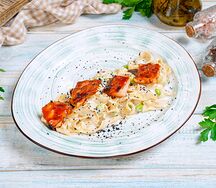 Паста с карамелизированным лососем