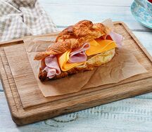 Круассан с ветчиной и сыром