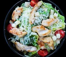 Салат Цезарь с куриным филе