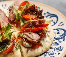 Лепёшка с копченой утиной грудкой