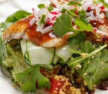 Салат с копчёным угрём