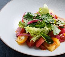 Салат из разных томатов