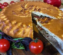 Пирог с мясом и овощами