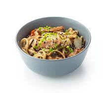 Удон с курицей в сливочном соусе