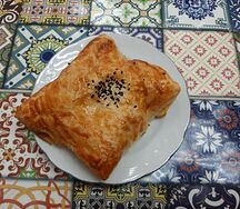 Самса с говядиной и сыром