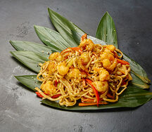 Wok пшеничная лапша с креветкой в остром тайском соусе