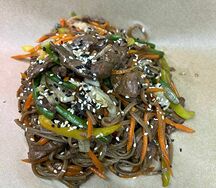 Wok гречневая лапша говядина