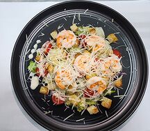 Салат Цезарь с креветками