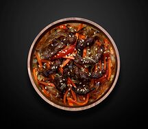 Харусаме с говядиной в китайском соусе.