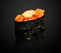 Суши острые с копченным лососем