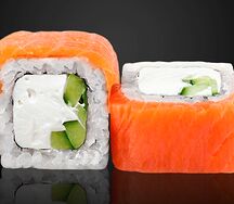 Ролл Филадельфия с копченым лососем