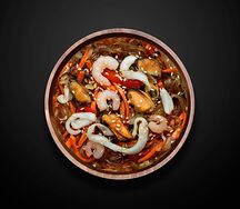 Харусаме с морепродуктами в китайском соусе