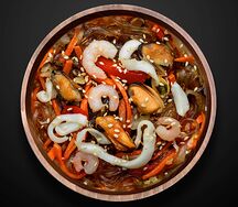 Харусаме с морепродуктами в сливочном соусе