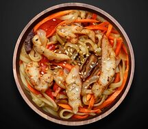 Удон с курицей в китайском соусе