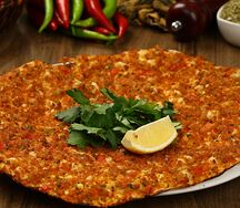 Лахмаджун-ролл с овощами