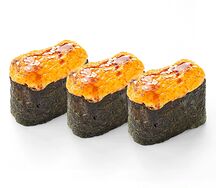 3 запеченных суши с лососем