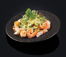 Теплый салат с морепродуктами