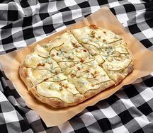 Пицца Груша-горгонзола