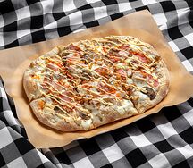 Пицца Курица с грибами и беконом