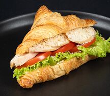Круассан с курицей