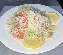 Салат Цезарь с сёмгой