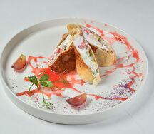 Блинчики с сыром и фруктами